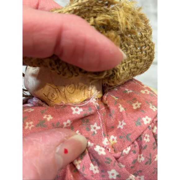 Vintage Russ "Eliza Ducklittle" figurine from "The Country Folks" collection 199 - Picture 6 of 8